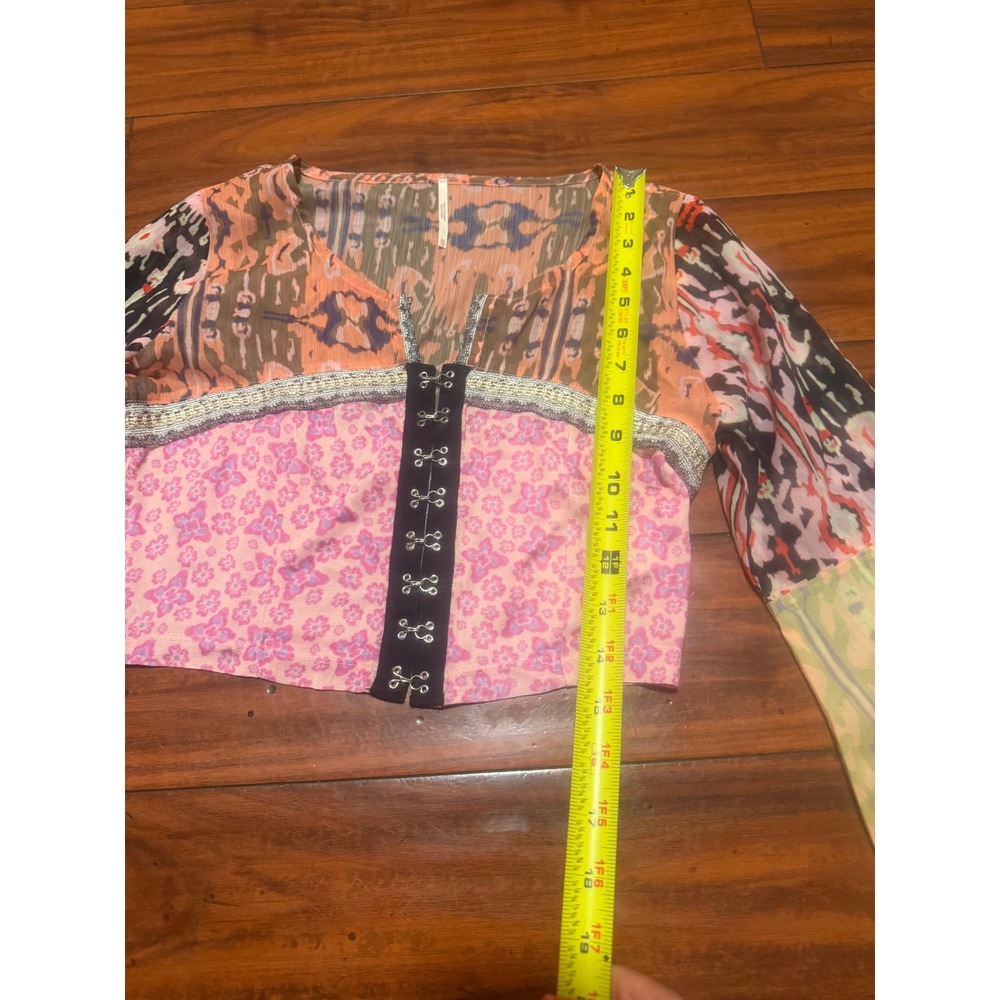 Free People Mixed Print Crop Top Pink Orange Boho Bell Sleeve XS Hook Eye Blouse - Picture 5 of 10